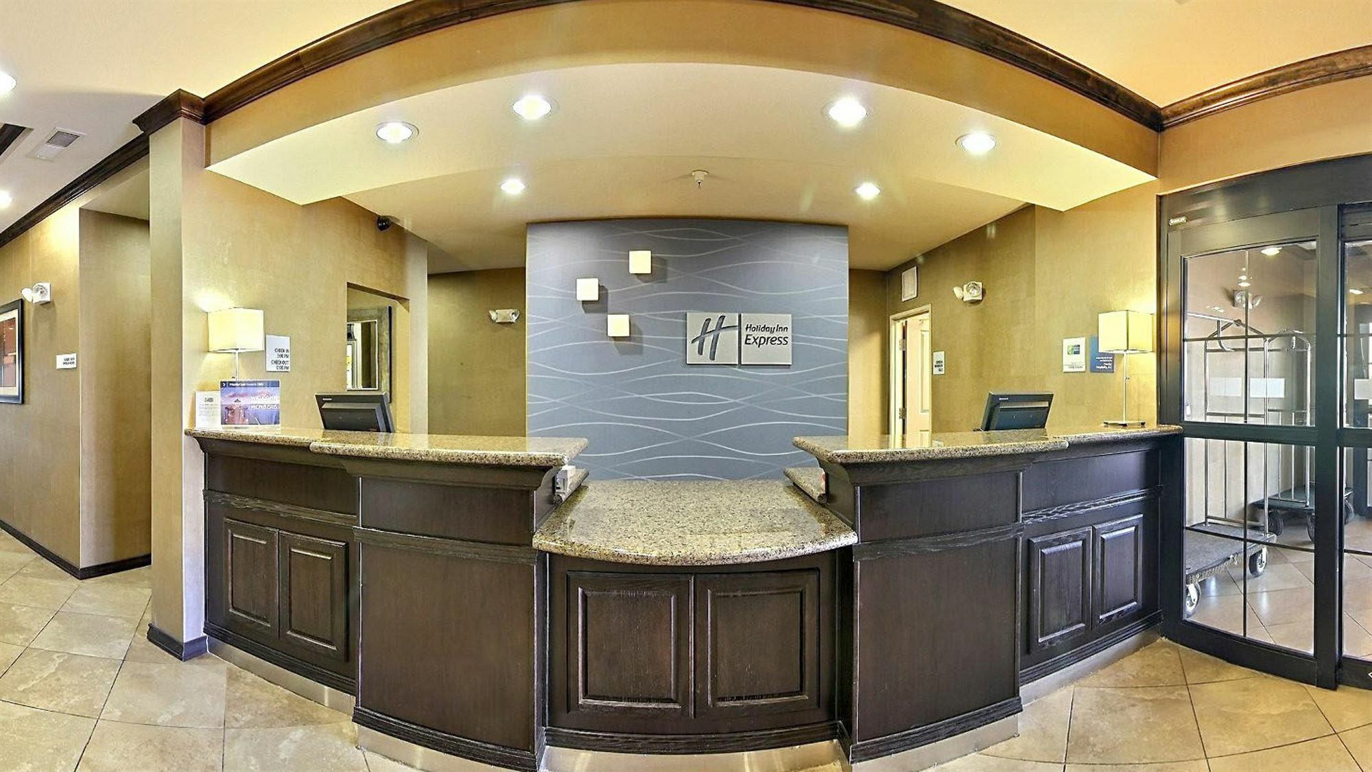 Holiday Inn Express & Suites Clovis By Ihg Exterior foto